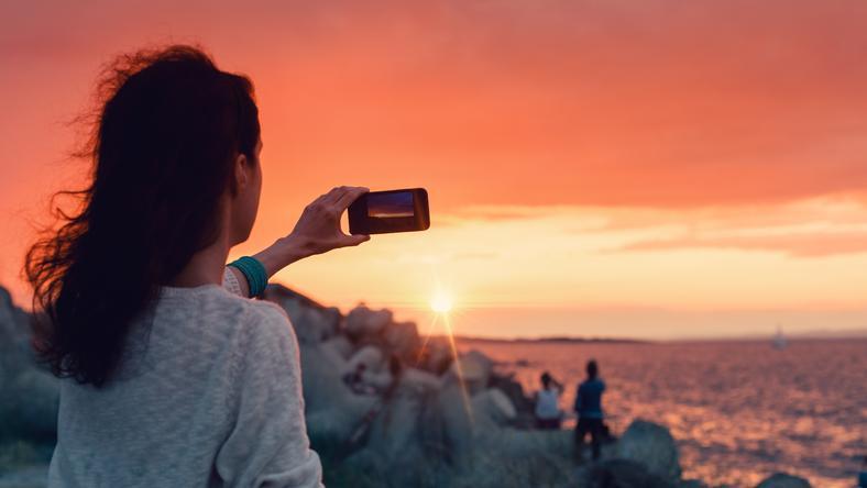 盗图P图却获一等奖,尴尬了谁?